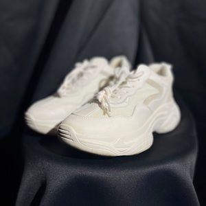 Women’s size US 7.5 | EU 38 Mixed upper sneakers